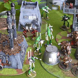 Eldar, Adeptus Mechanicus and Space Marines fight for the Void Shield Generator